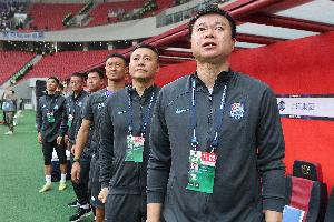 记者：于根伟赛后最在意谢维军，后者乌龙球后情绪有些低落